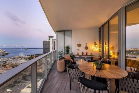 851 NE 1st Ave 3403, Miami, 佛罗里达州 33132, 美国