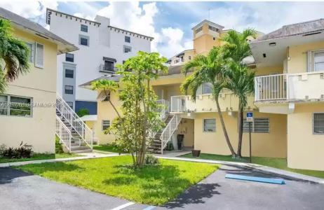 7308 SW 82nd St A112, Miami, Floryda 33143, USA