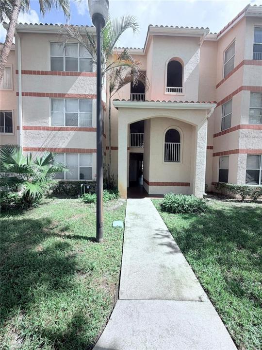 3450 N Pinewalk Dr N 438, Margate, Flórida 33063, Estados Unidos