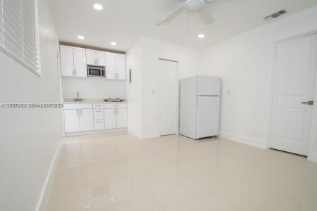 233-B NW 53rd Ave 1, Miami, Florida 33126, Estados Unidos