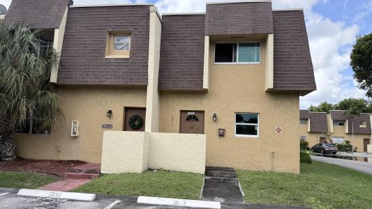 5830 Blueberry Court, Lauderhill, Florida 33313, Amerika Birleşik Devletleri