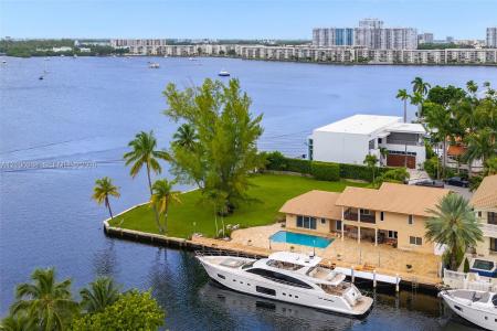 3224 NE 167th St, North Miami Beach, Florida 33160, Amerika Birleşik Devletleri