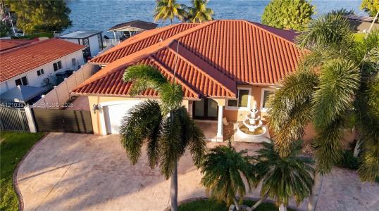 17851 NW 84th Pl, Hialeah, Florida 33015