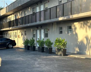 4393 NW 11th St 15, Miami, פלורידה 33126, ארצות הברית של אמריקה