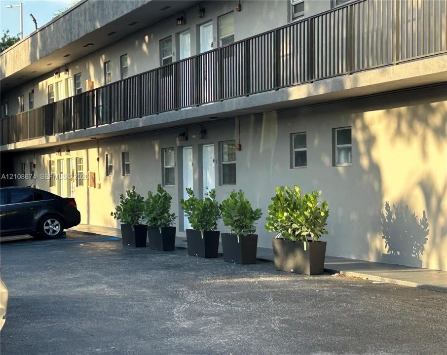 4393 NW 11th St 15, Miami, Florida 33126, Amerika Birleşik Devletleri