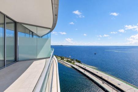175 SE 25TH Road 2303, Miami, Floryda 33129, USA