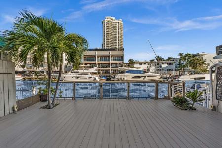 3819 NE 170TH Street B-1, North Miami Beach, Floride 33160, États-Unis