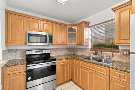 705 LORI Drive 102, Palm Springs, Florida 33461, Amerika Birleşik Devletleri