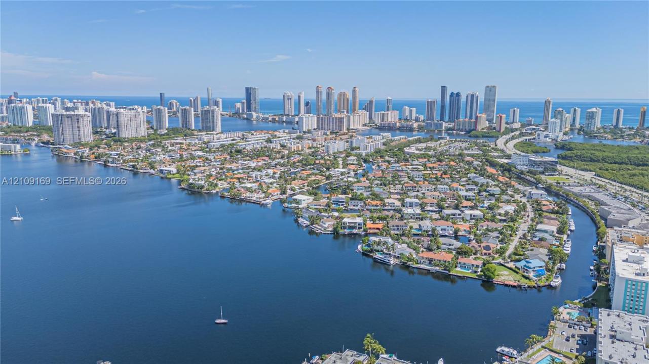 16466 NE 31st Ave, North Miami Beach, Floride 33160, États-Unis