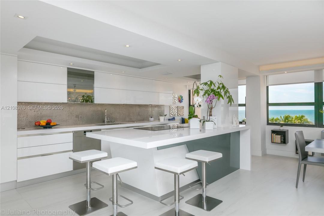 3 Grove Isle Dr C502, Miami, Florida 33133, USA
