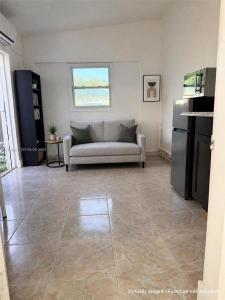 10800 NW 22nd Ct Side, Miami, Флорида 33167, Соединенные Штаты