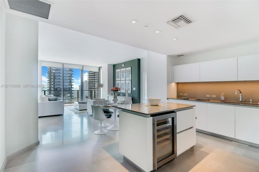 88 SW 7th St 2505, Miami, פלורידה 33130, ארצות הברית של אמריקה