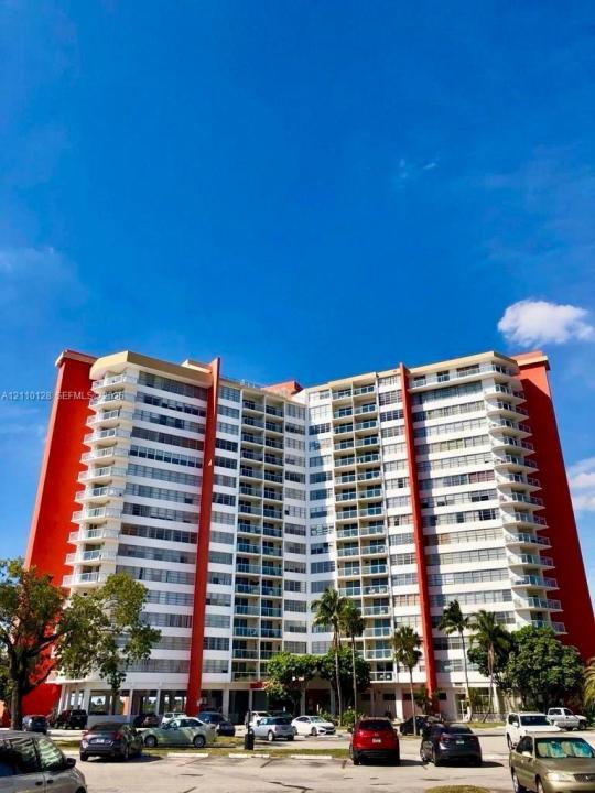 1351 NE Miami Gardens Dr 1624E, Miami, フロリダ 33179, アメリカ合衆国