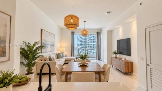 1080 Brickell Ave 2805, Miami, Florida 33131, USA