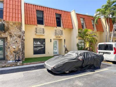 3708 NE 167th St 37, North Miami Beach, Florida 33160, HOA KỲ