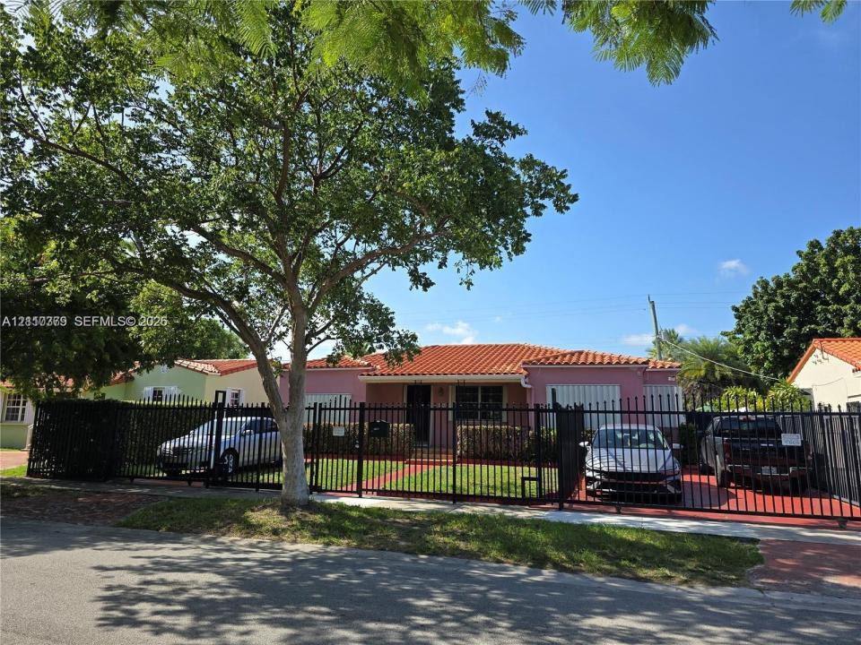 1765 SW 21st St 1, Miami, Florida 33145, HOA KỲ