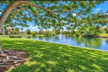 220 Lakeview Dr 101, Weston, Florida 33326, USA