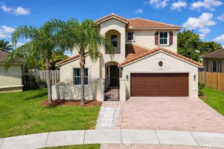 2007 NE 6th Ct, Homestead, Florida 33033, USA