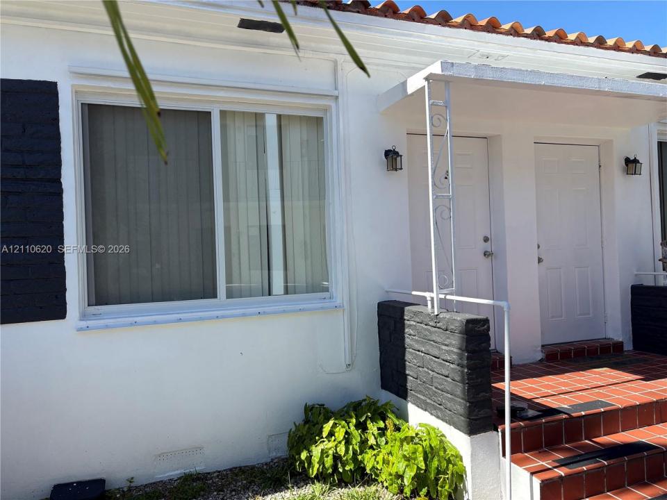 1035 SW 3rd St 3, Miami, פלורידה 33130, ארצות הברית של אמריקה