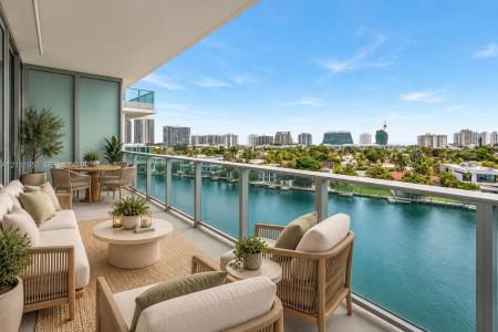 9201 E Bay Harbor Dr PH705, Bay Harbor Islands, Florida 33154, USA