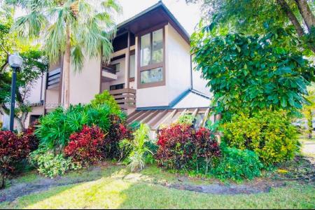 120 SW 96th Ter 104, Plantation, Florida 33324, USA