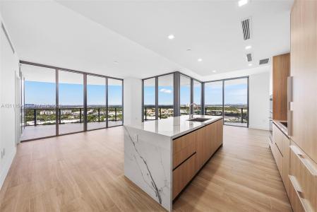 2411 Laguna Cir 2506, North Miami, Floride 33181, États-Unis