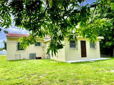 3061 NW 99th St 2, Miami, フロリダ 33147, アメリカ合衆国
