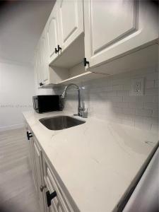 890 NW 45th Ave 2, Miami, Florida 33126, Estados Unidos
