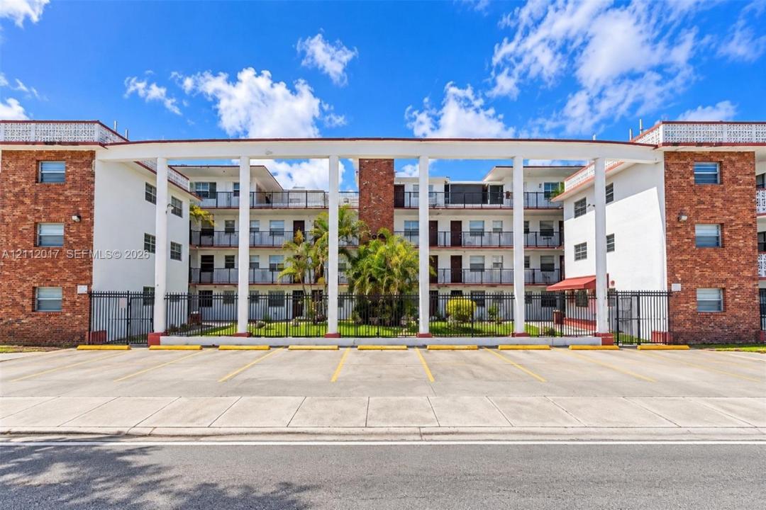 6270 W Flagler St A8, Miami, Floride 33144, États-Unis