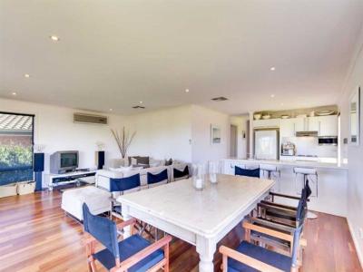 8 Falcon Street, Port Willunga, SA 5173, Australia
