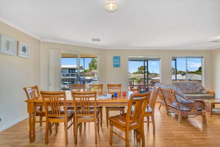 4 Thomas Street, Aldinga Beach, SA 5173, Australia