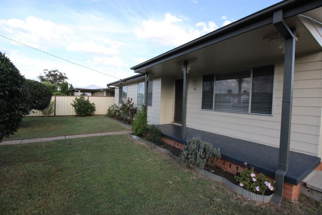 33 Renfrew Crescent, Edgeworth, NSW 2285, Australia