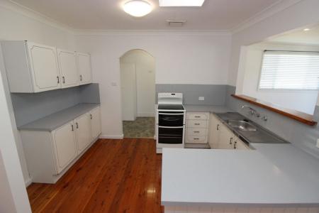 33 Renfrew Crescent, Edgeworth, NSW 2285, Australia