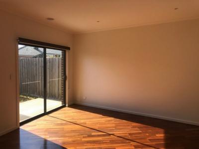 2/5 Hourigan Avenue, Clayton, VIC 3168, Australia