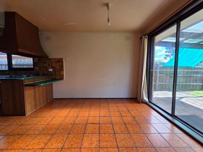 18 Debbie Close, Clarinda, VIC 3169, Australia