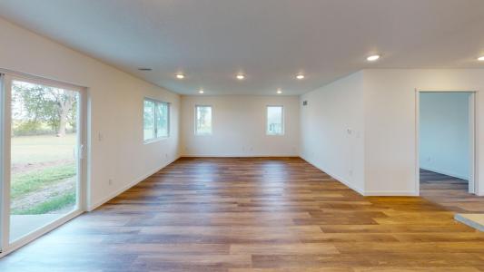 2504 S 32nd, Clear Lake, Iowa 50428, USA