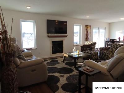 2500 S 32nd, Clear Lake, Iowa 50428, USA