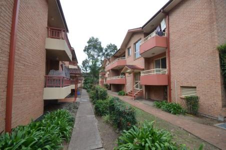 3/219 Dunmore Street, Pendle Hill, NSW 2145, Australia