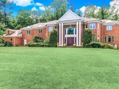 3 Vandalay Court, Scarsdale, NY 10583, USA