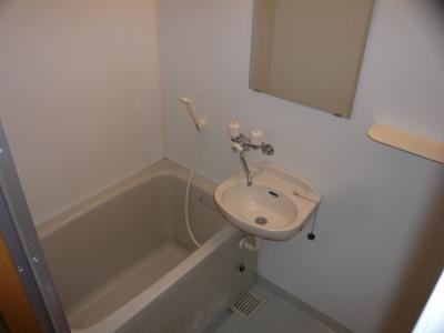 301, 岸町4丁目16-13, 岸町ヒルズ, さいたま市浦和区, Saitama 330-0064, Japon