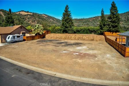 8456 Paradise Valley Boulevard, Lucerne, California 95458, HOA KỲ