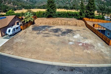 8456 Paradise Valley Boulevard, Lucerne, California 95458, HOA KỲ