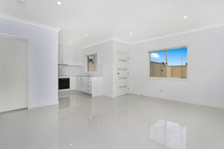 21a STROMEFERRY CRES, St Andrews, NSW 2566, Australia