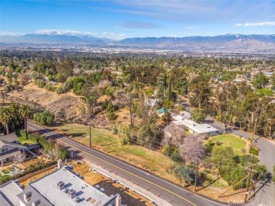 724 W Sunset Drive, Redlands, California 92373, USA