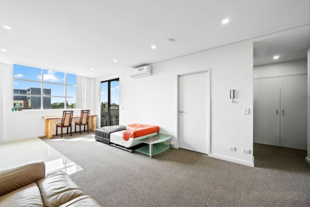 26/4-6 Browne Parade, Warwick Farm, NSW 2170, Australia