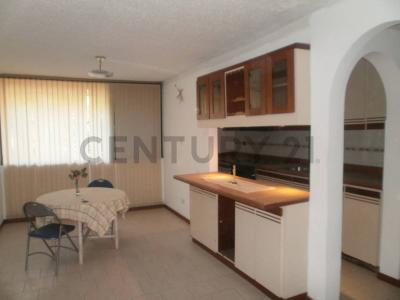 Urbanización Nueva Casarapa, Sector El Trapiche, Guarenas Edificio 12D, piso 2, Guarenas, Miranda 1220, Venezuela