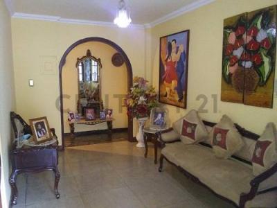 Calle Simón Planas, Colinas de Santa Mónica Quinta Elyse, Caracas, Distrito Capital 1040, Венесуэла