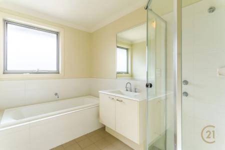 66 Northampton Drive, Glenfield, NSW 2167, 澳洲