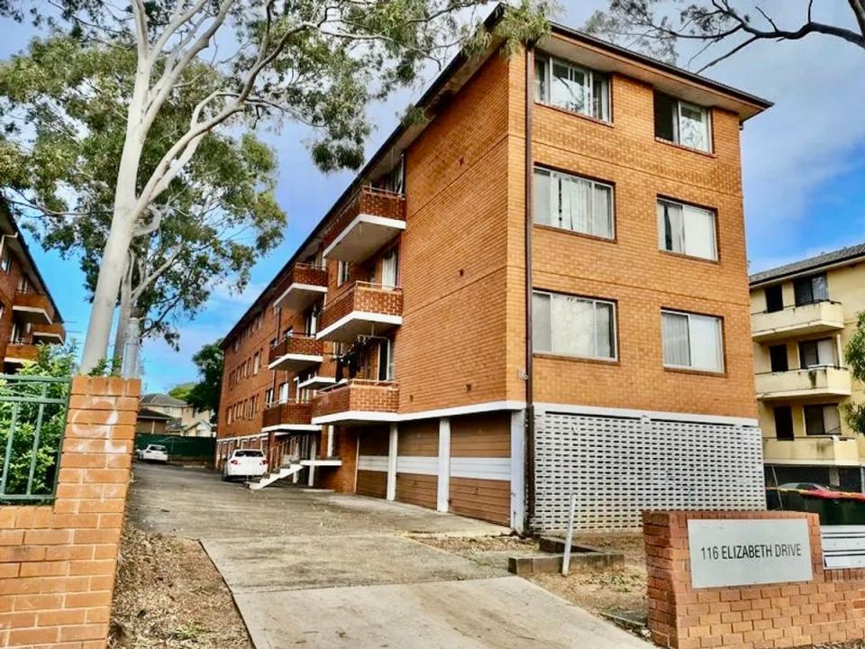 2/116 Elizabeth Drive, Liverpool, NSW 2170, Australia