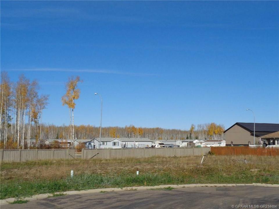 9 BEAR CREEK DRIVE, High Level, Alberta T0H 1Z0, Canada